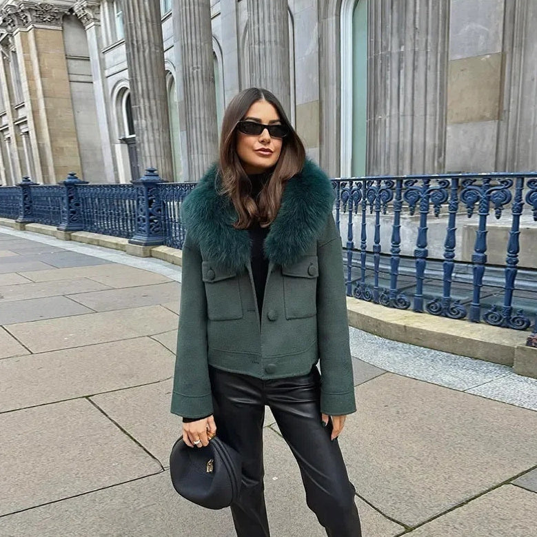 Elegante Damen Fliegerjacke mit Fellbesatz – Vintage Stil