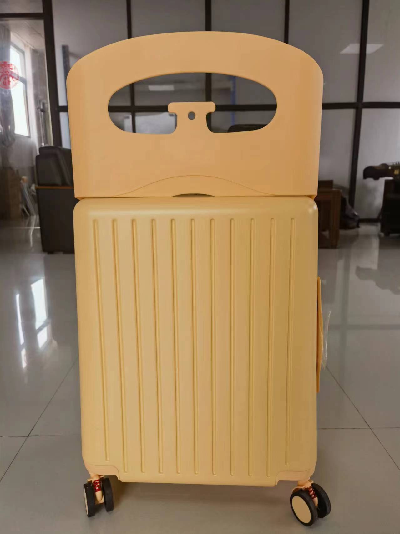 BAOMA Kids' Suitcase with Ride-On Feature | Parent-Child Travel Suitcase