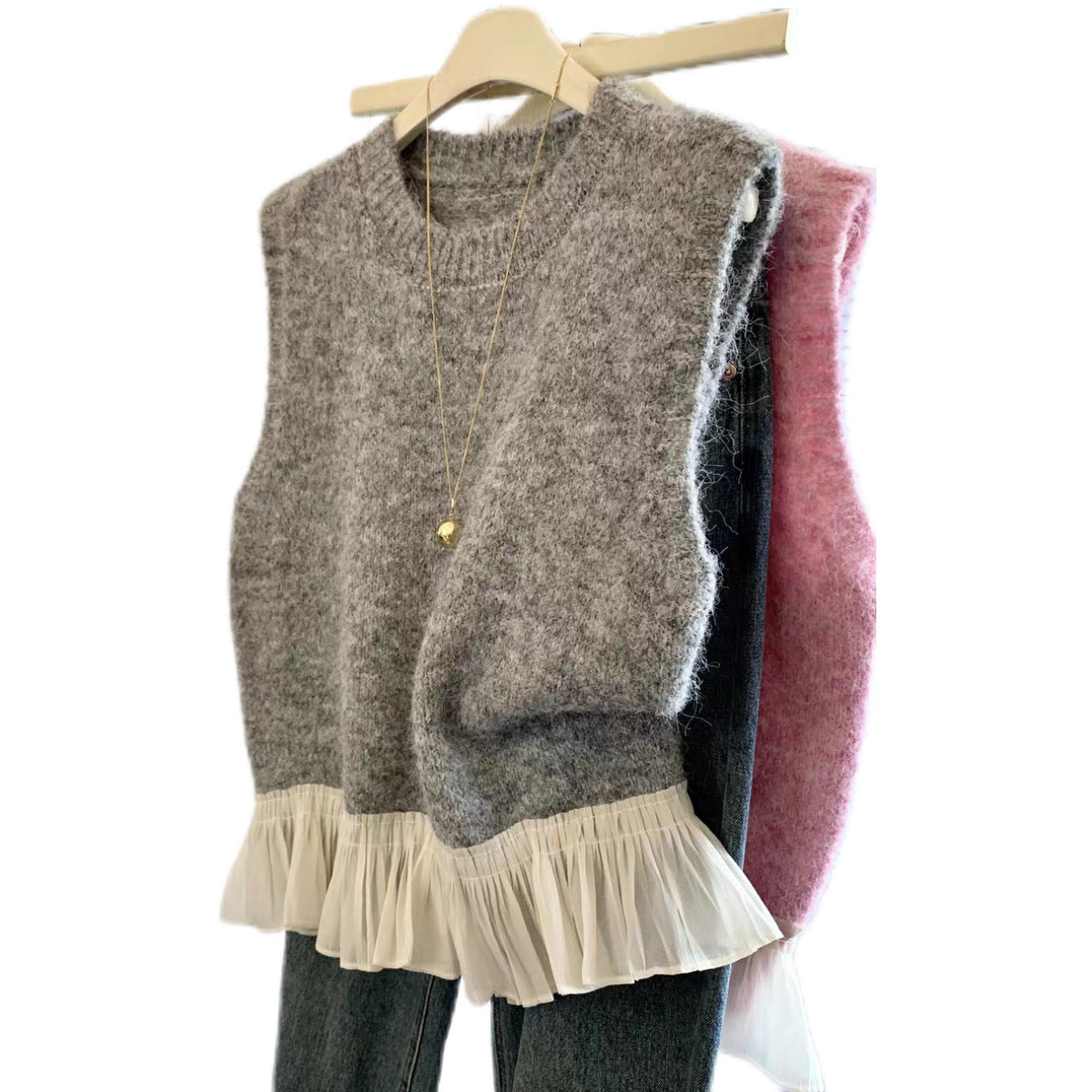 Damen Strickweste mit Rüschen – Einfarbig, Weich & Femininer Stil