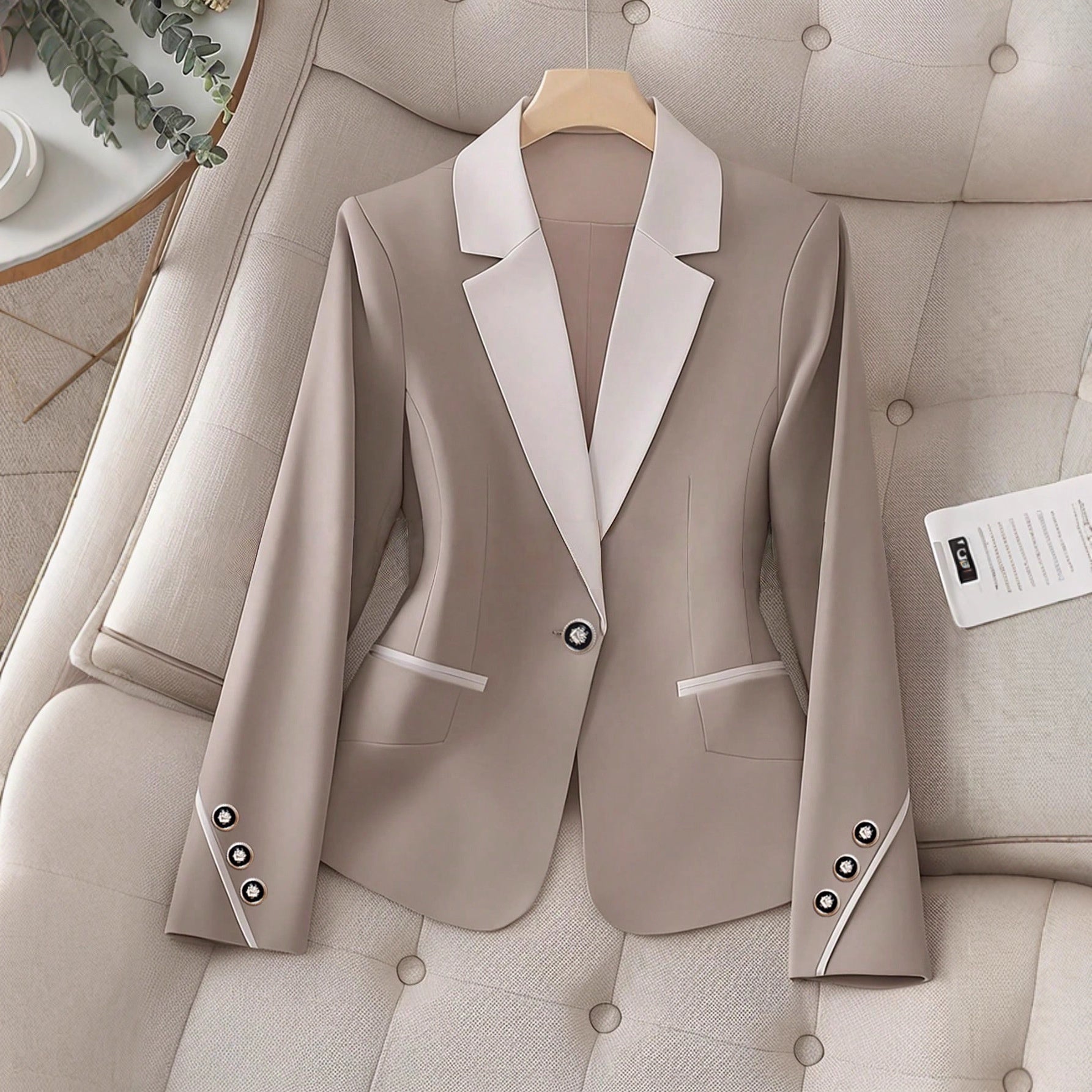 Eleganter Damen Business-Blazer mit Kontrastknöpfen – Formal & Stilvoll