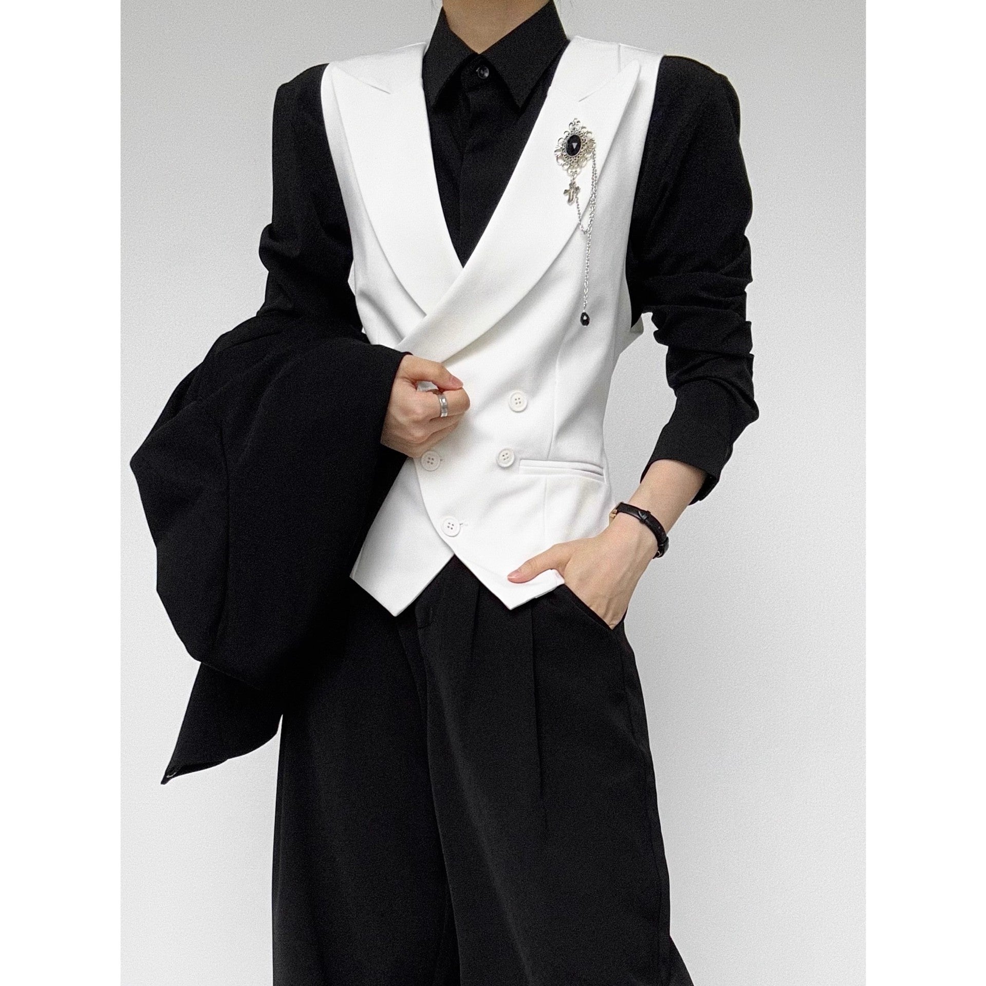 Damen Anzugweste Weiß – Slim Fit, Elegant & Premium Stil