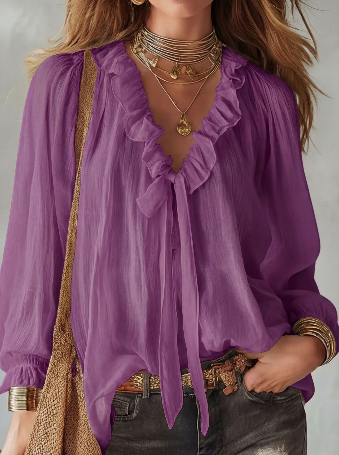 Fashionable Women's V-Neck Shirt – Loose Fit & Timelessly Elegant