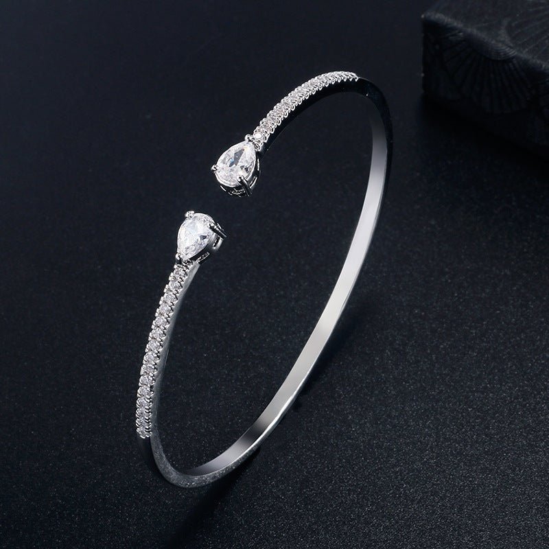 New luxurious personalized fashion bracelet with multiple zircons