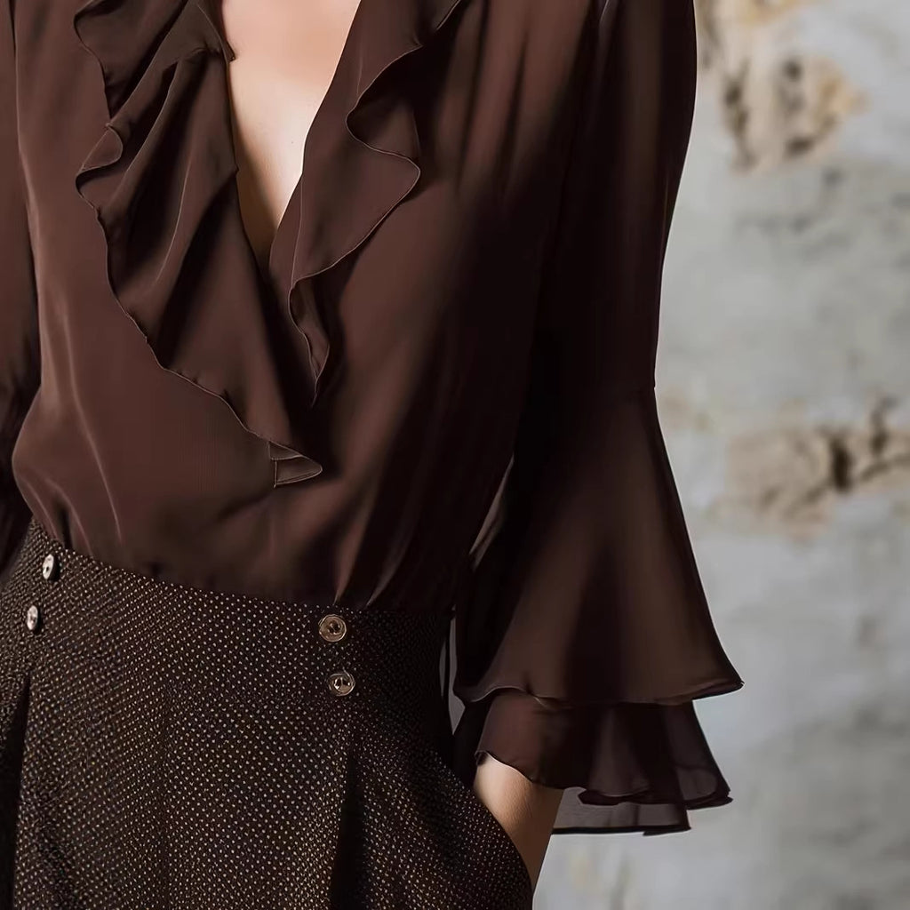 Elegant Women's Blouse with V-Neck and Ruffles – Summery & Feminine