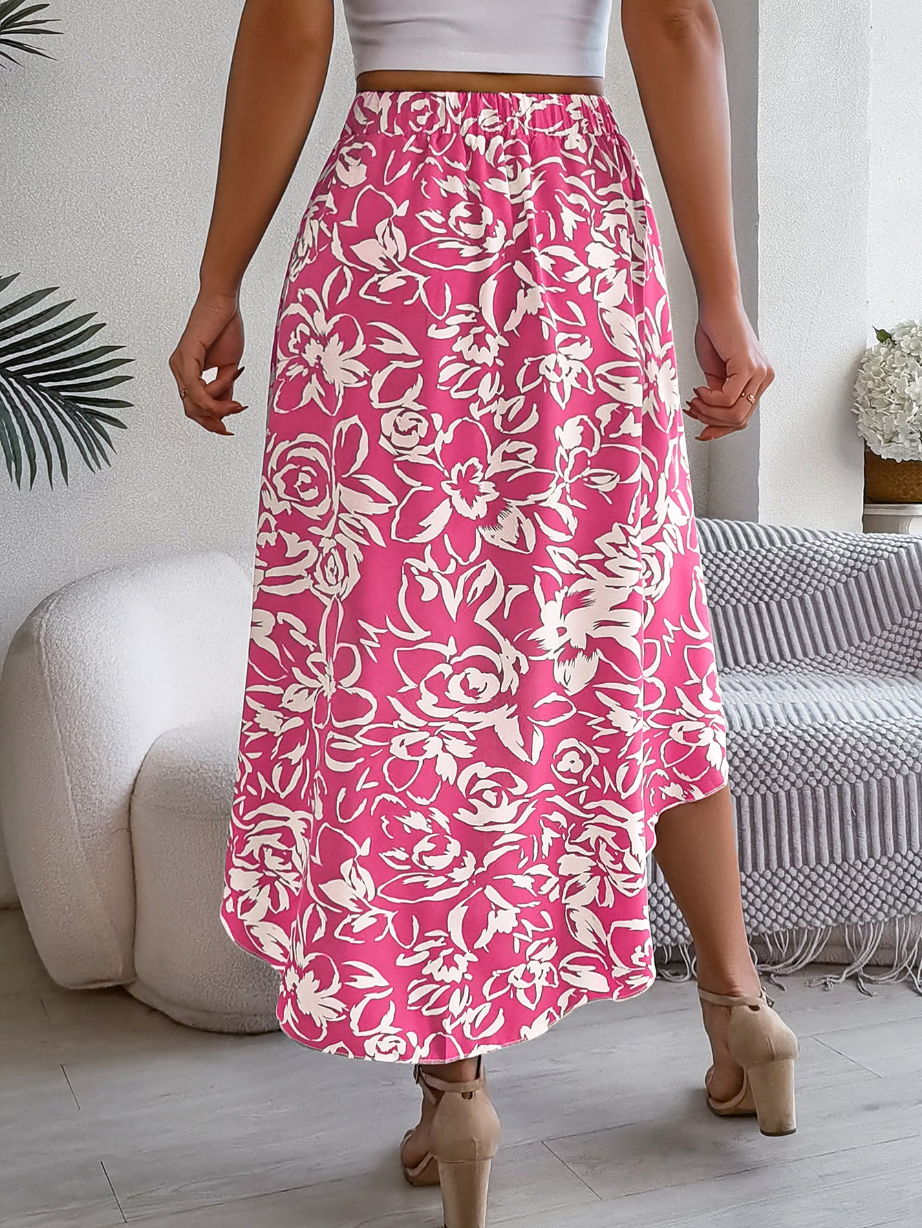 Floraler Midirock mit Rüschen – Asymmetrischer Damen Rock im Trenddesign