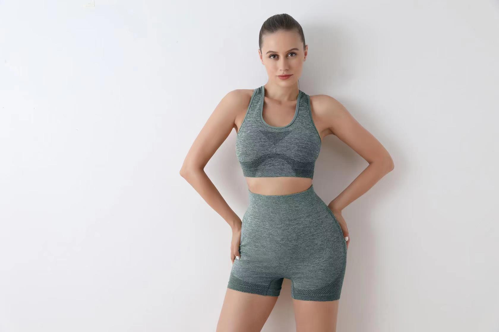 Women's Sports Set – Sports Bra & Shorts, breathable & comfortable