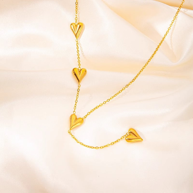 Herz Quasten Halskette aus Titanstahl – Eleganter Damen Schmuck mit modernem Charme