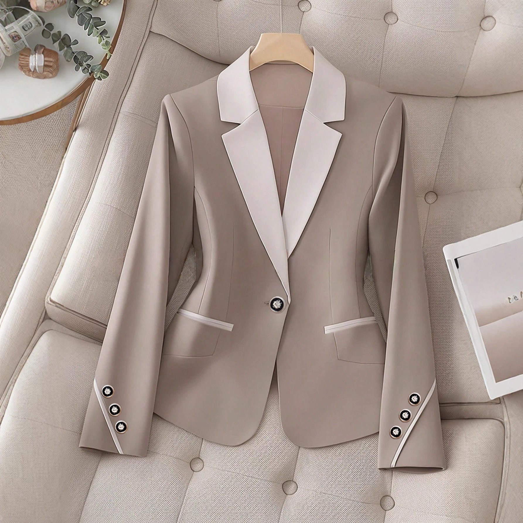Eleganter Damen Business-Blazer mit Kontrastknöpfen – Formal & Stilvoll