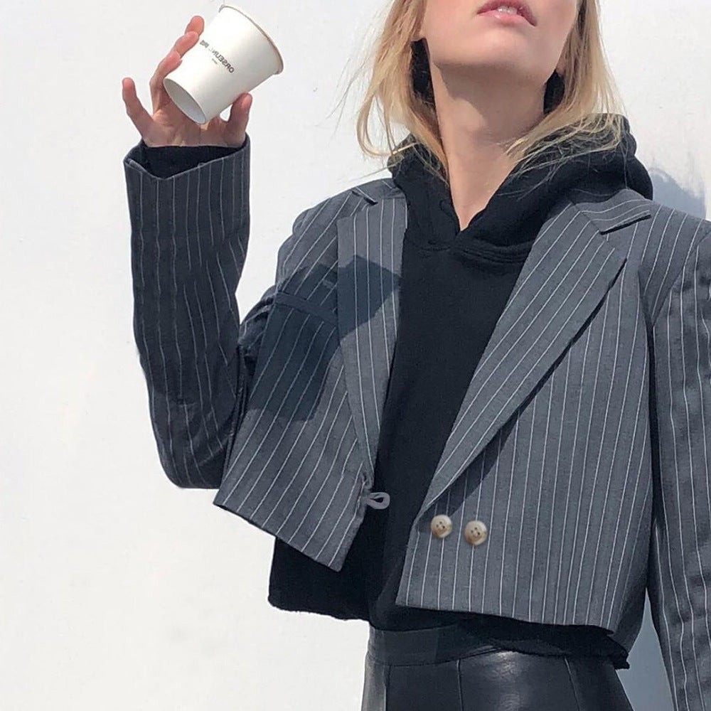 Elegant Women's Blazer with Deep V-Neck – Modern & Seductive