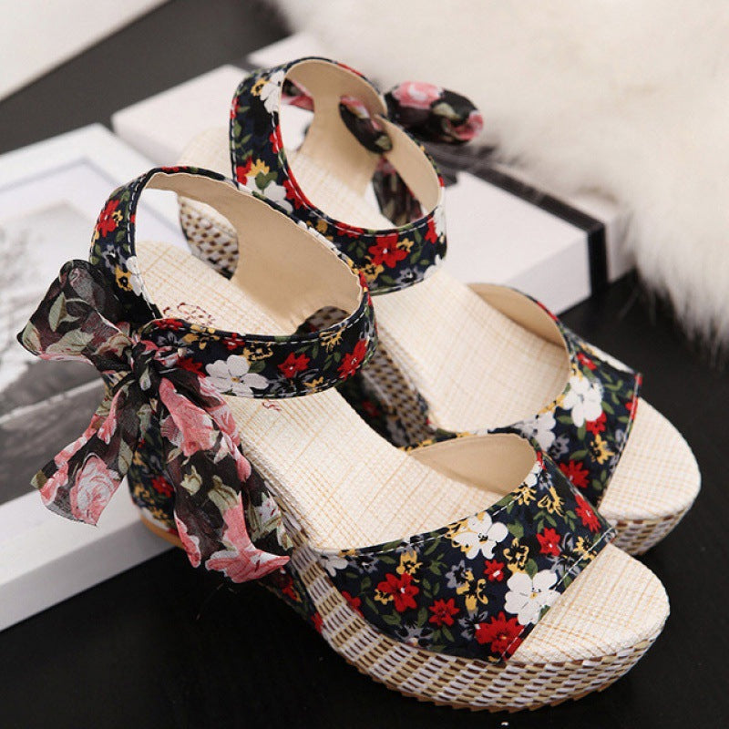 Damen Keilsandaletten Blumen Schleife | Boho Plateau Sandalen