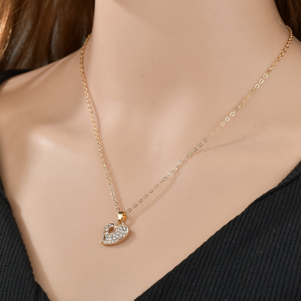 Romantic Love Jewelry Set – Necklace & Earrings in an Elegant Heart Design