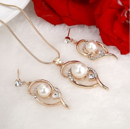 Luxuriöses Perlen Schmuckset für Braut – Elegante Halskette & Ohrringe im zeitlosen Design
