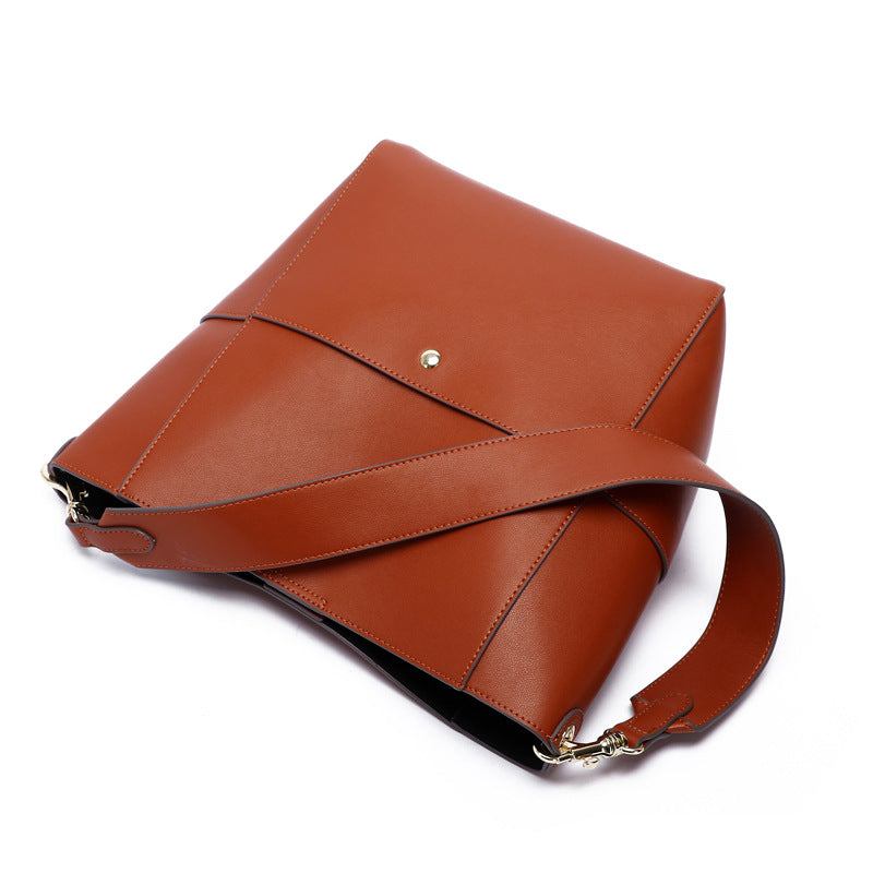 Large Women's Bucket Bag Shoulder Bag – Elegant Hobo Bag as Crossbody Bag