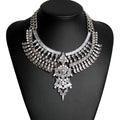Elegant Crystal Necklace Short - Sparkling Women's Jewelry in Diamond Style