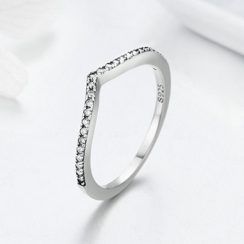 Eleganter Damenring aus 925 Sterling Silber mit funkelndem Zirkon