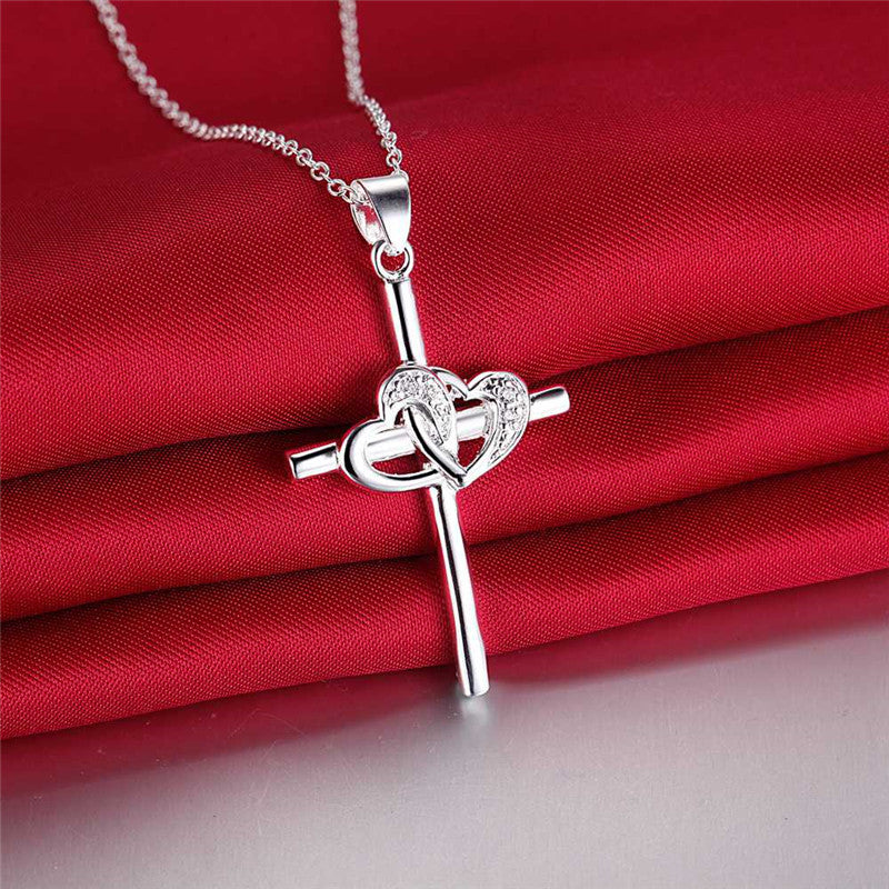 Zarte Herz Halskette kurz – Eleganter Damen Schmuck für romantische Momente