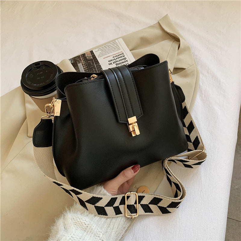 Women's Bucket Bag with Wide Strap – Stylish & Comfortable