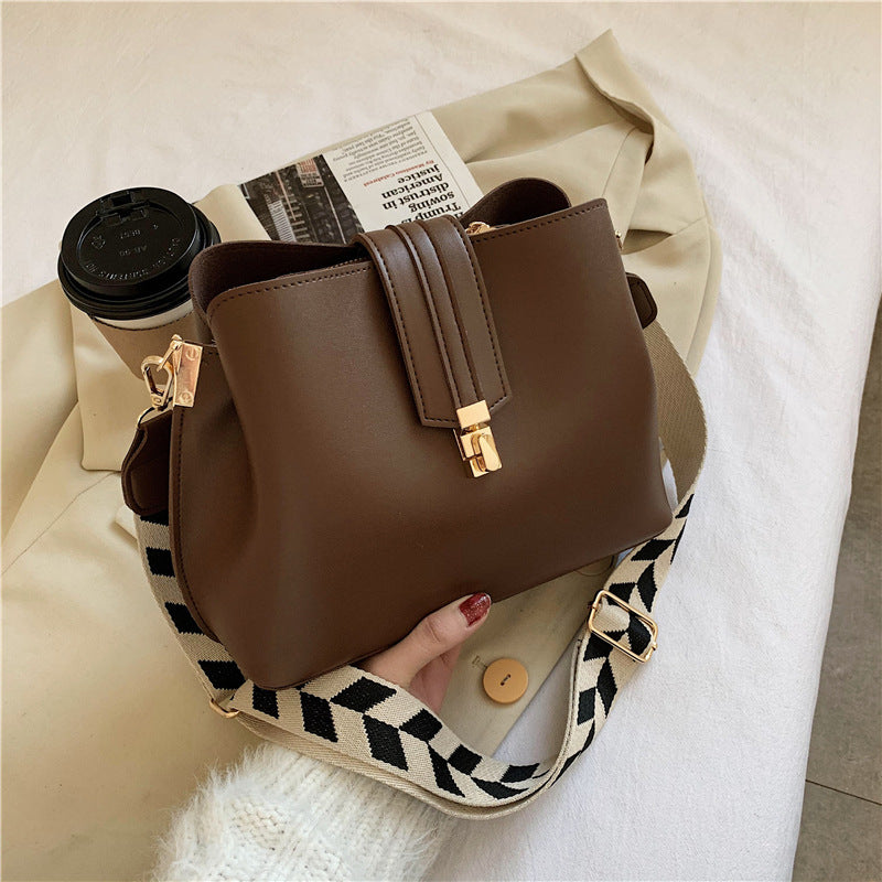 Women's Bucket Bag with Wide Strap – Stylish & Comfortable