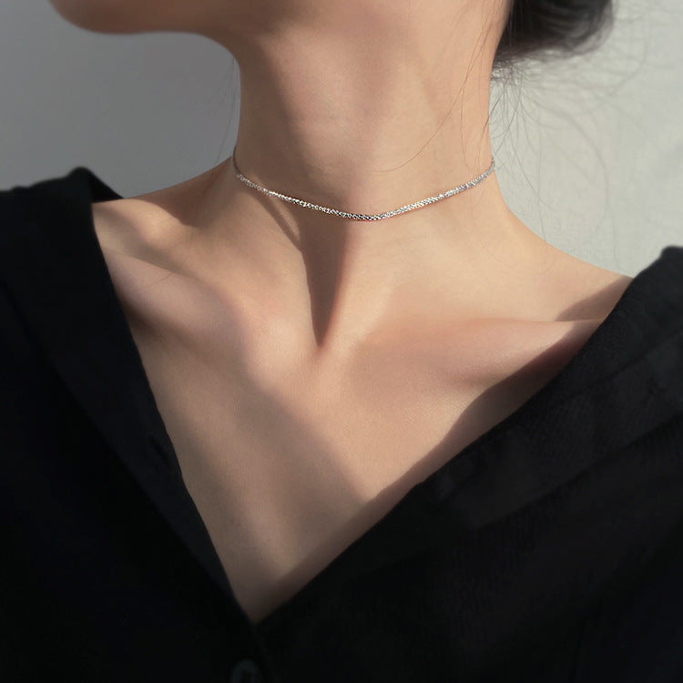 Sparkling Women's Short Necklace – Delicate Gypsophila Chain for an Elegant Look