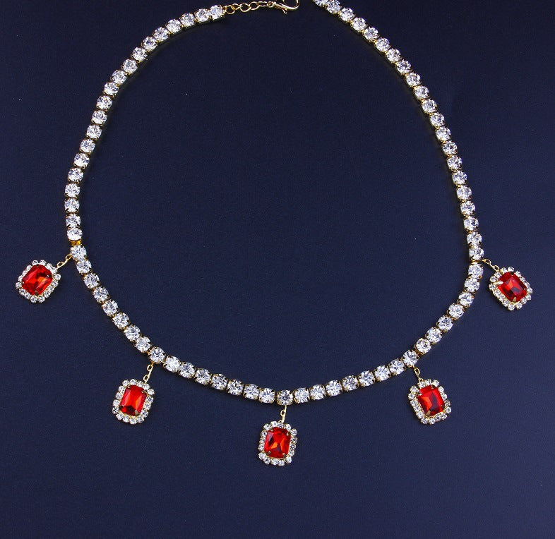 Eye-catching Crystal Necklace with Colorful Pendant – Elegant Women's Statement Jewelry
