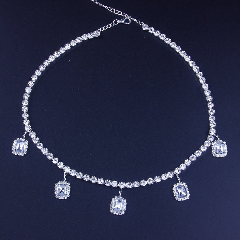 Auffällige Kristall Halskette mit buntem Anhänger – Eleganter Damen Statement Schmuck
