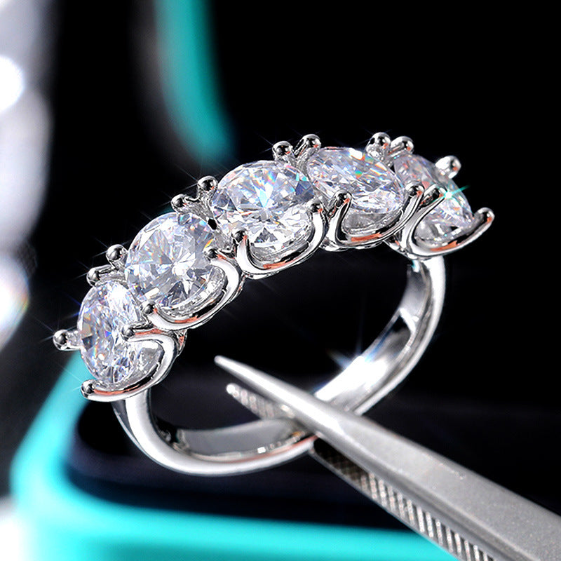 Moderner Damenring mit rundem Zirkon im Diamantstil – Elegant & Funkelnd