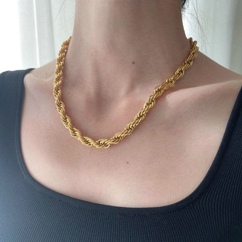 Twisted Rope Chain Necklace – Elegant Women's Jewelry in a Timeless Design