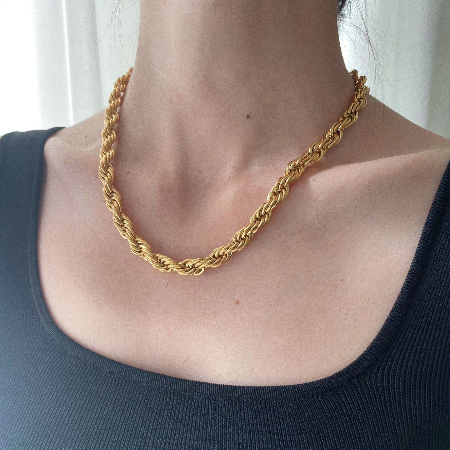 Twisted Rope Chain Necklace – Elegant Women's Jewelry in a Timeless Design