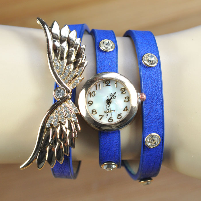 Retro-Armbanduhr im koreanischen Stil mit coolen Flügeln im Harajuku-Stil