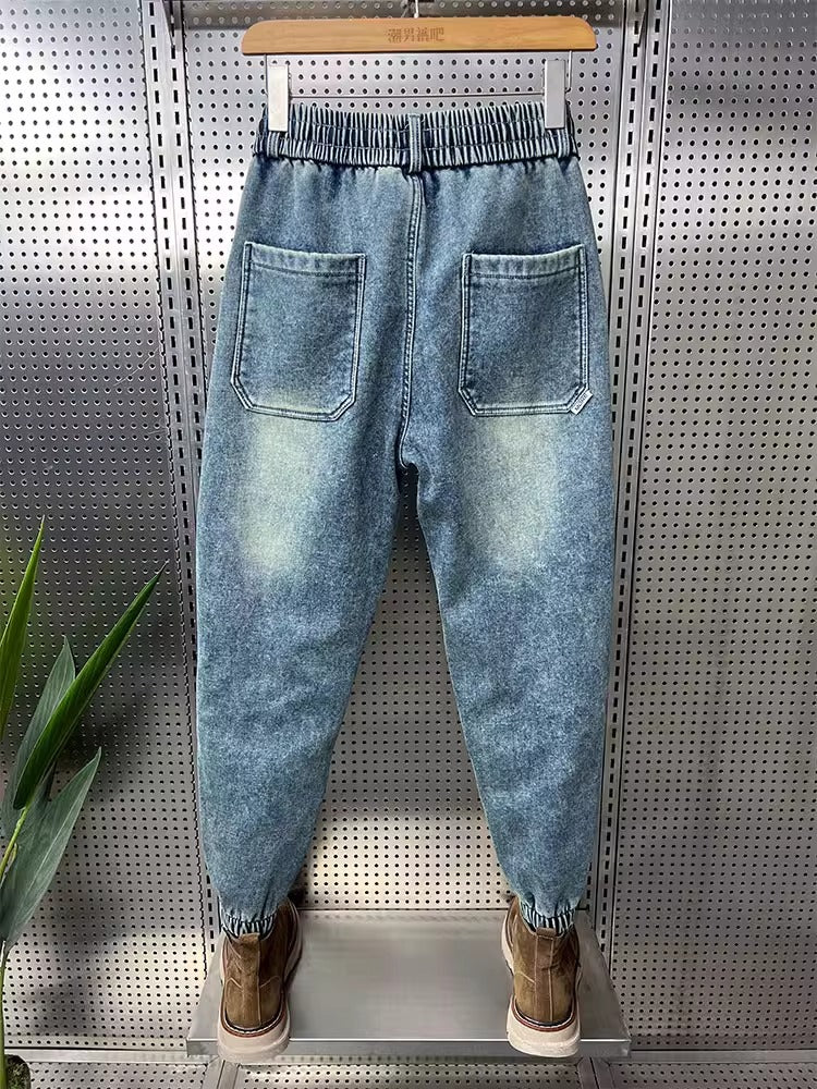 Men's Vintage Tapered Fit Jeans – Washed Denim with Buttons