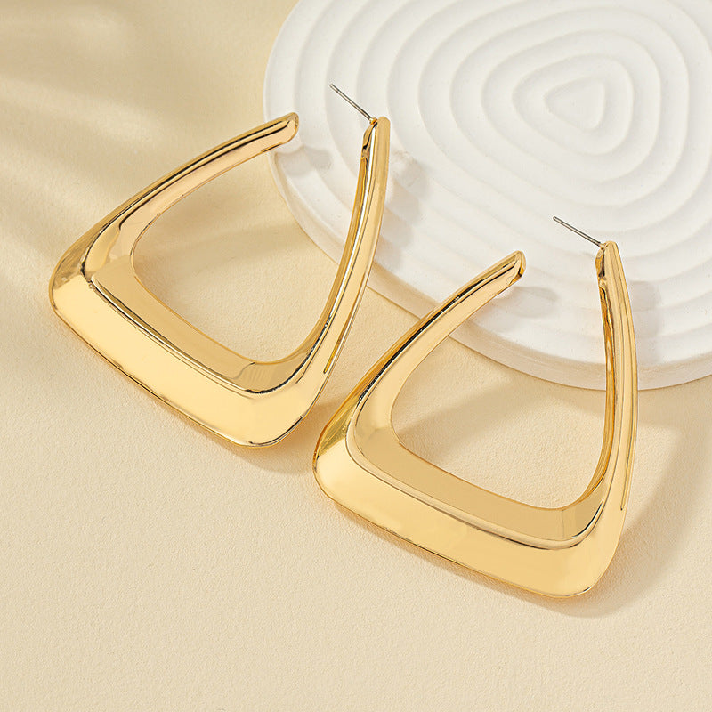 Moderne Metall-Ohrringe für Damen – Elegante Statement Ohrhänger