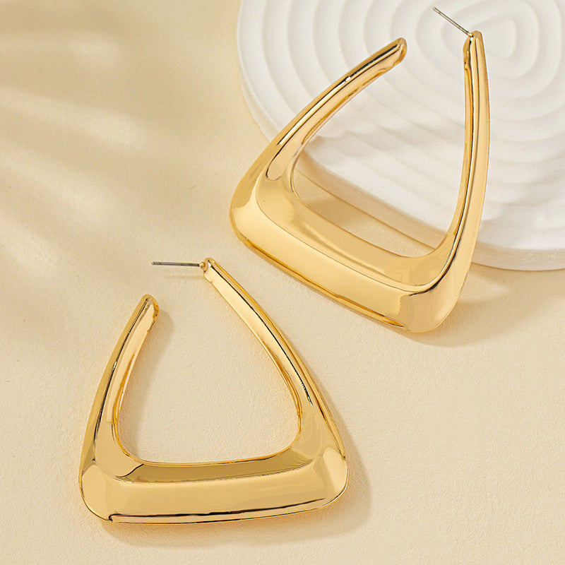 Moderne Metall-Ohrringe für Damen – Elegante Statement Ohrhänger