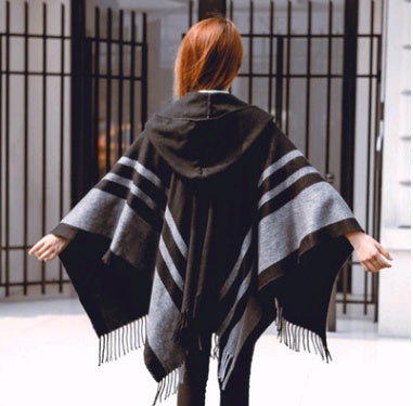 Damen Kapuzen Schal Poncho | Warmer Fransen Winter Umhang