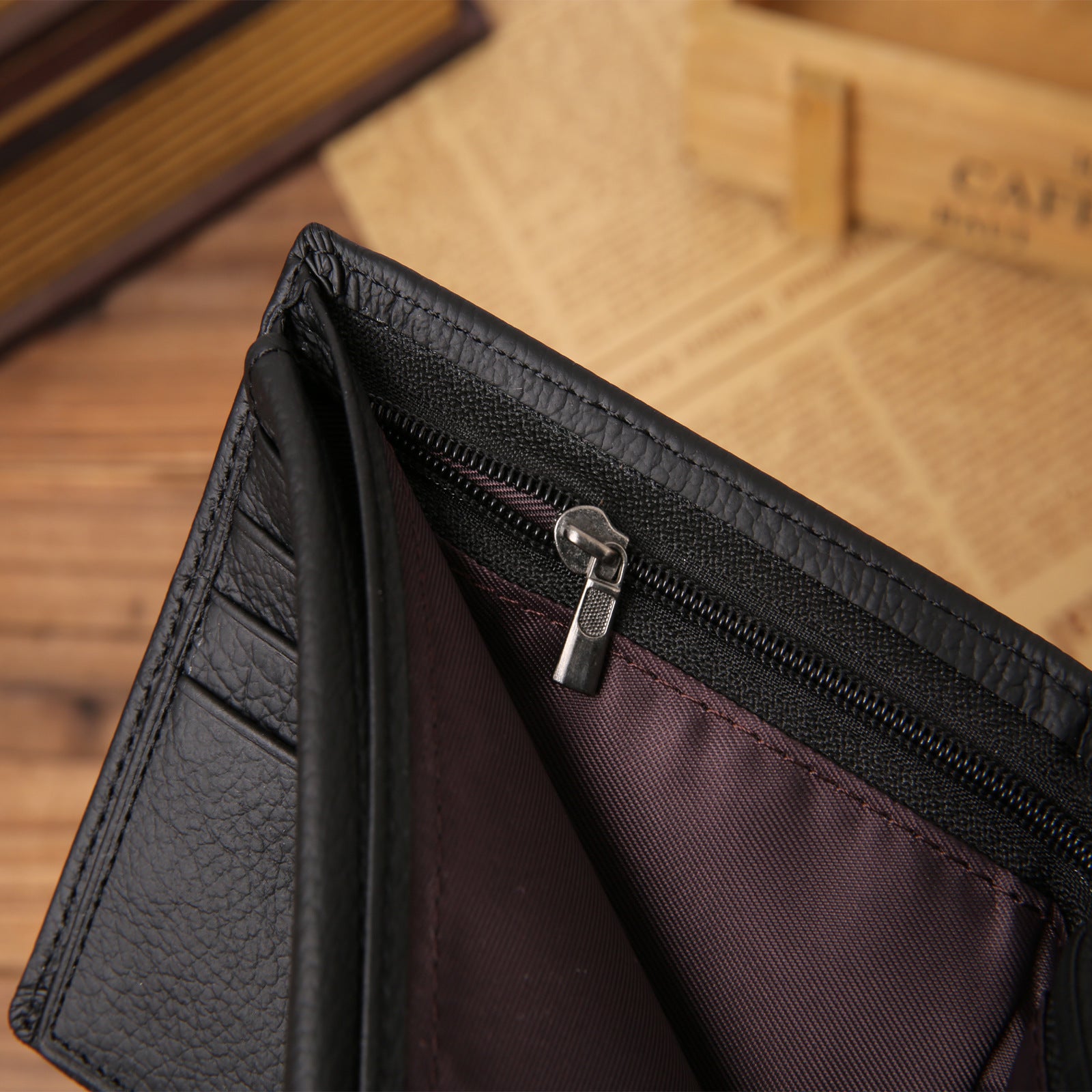 Men's Leather Wallet | Coin Pocket | Compact Bifold