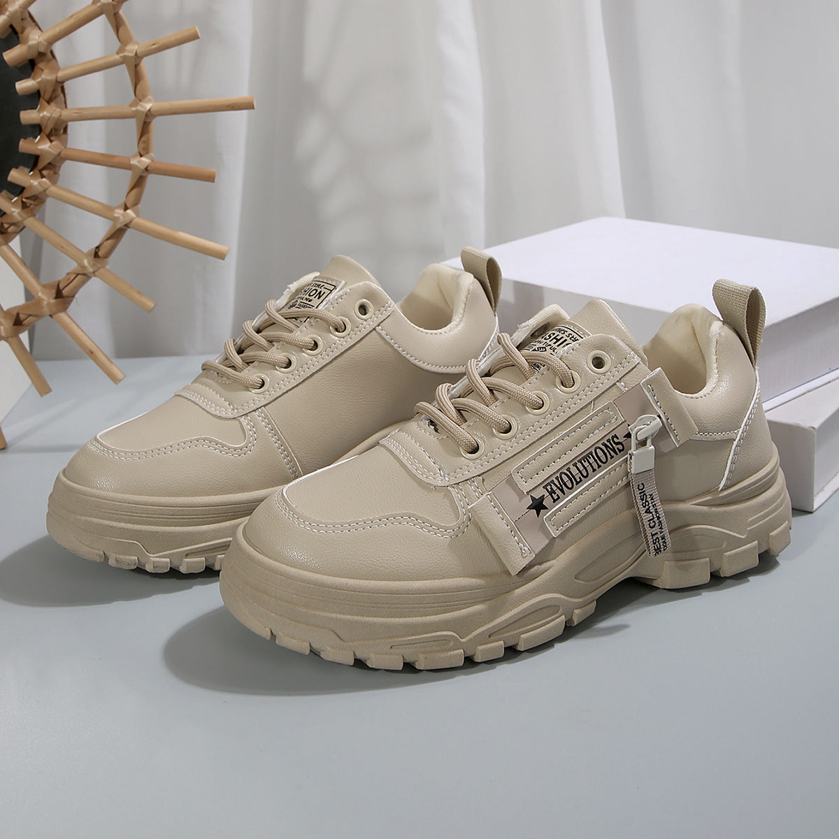 Damen Plateau Sneaker mit Seitenzipper – Sportliche Fashion Schuhe