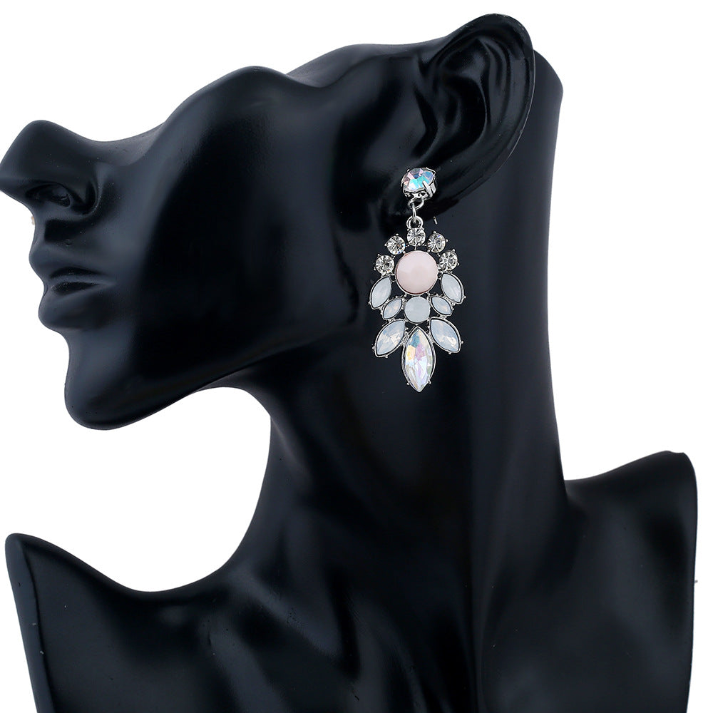 Sparkling Crystal Earrings – Elegant Women's Drop Earrings with Glamour