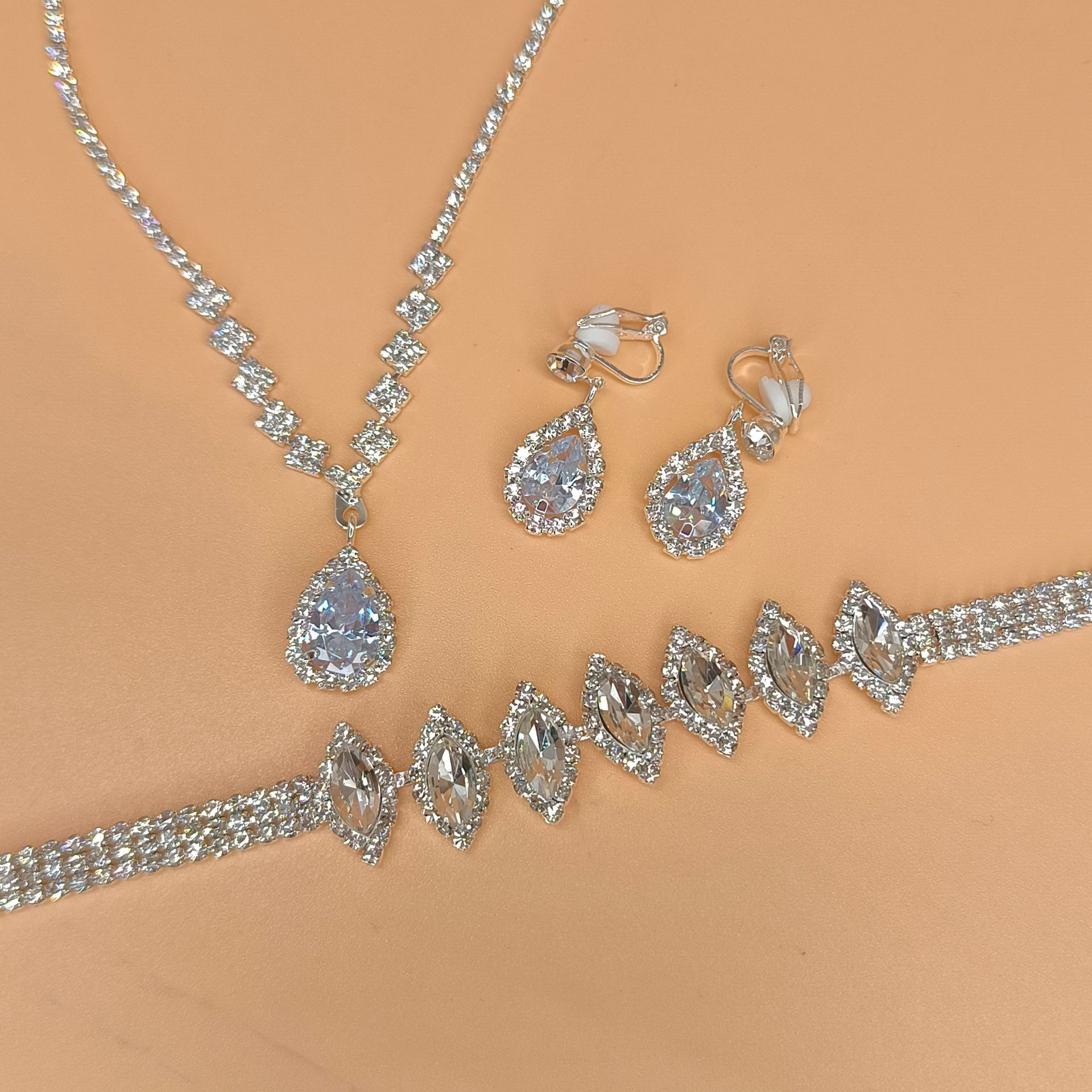 Luxury Teardrop Zircon Jewelry Set - Necklace & Earrings with Diamond Look