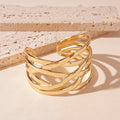 Fashionable multi-layered shiny bracelet with geometric pattern for women