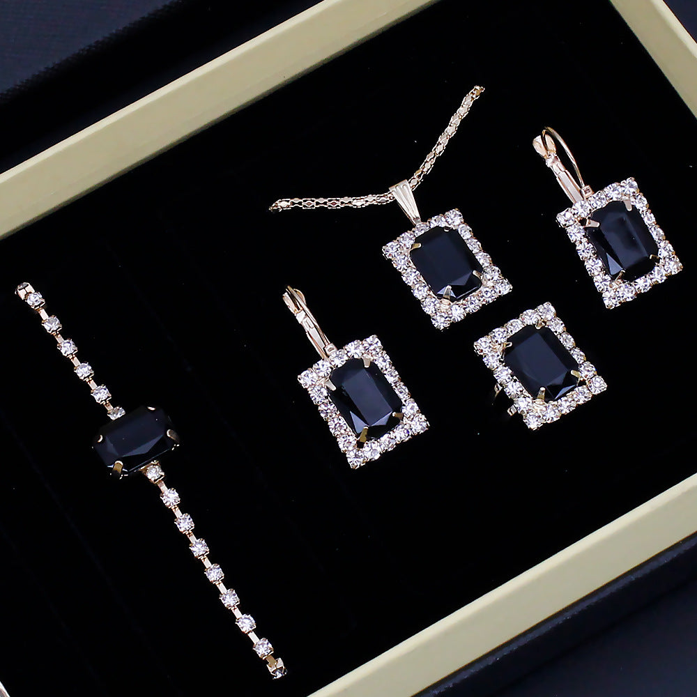 Luxury Women's Watch & Jewelry Set with Roman Design – Rhinestone Watch & Bracelet