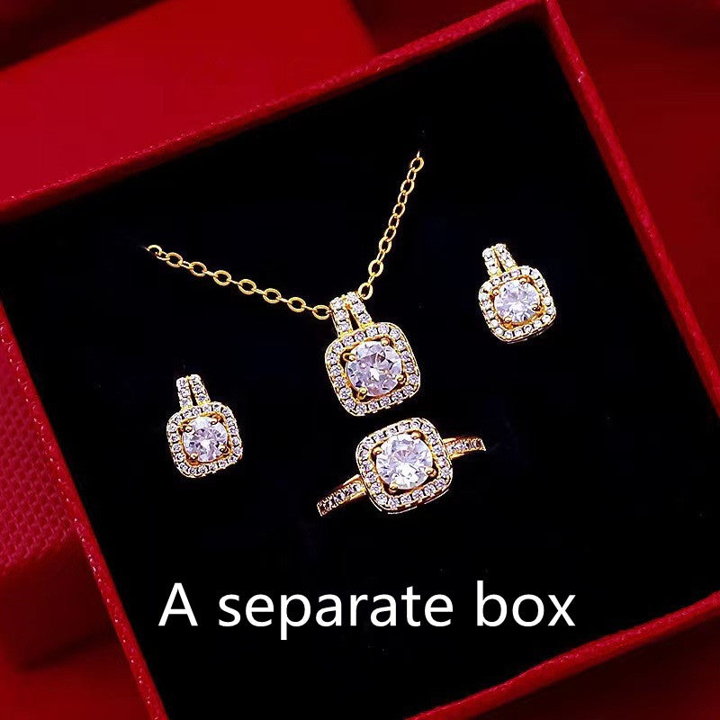 Luxurious Zirconia Jewelry Set in Gold – Choker Necklace, Earrings & Statement Ring