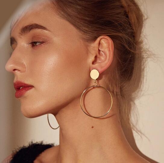 Temperament Circle Earrings - Elegant Everyday Jewelry for the Modern Woman
