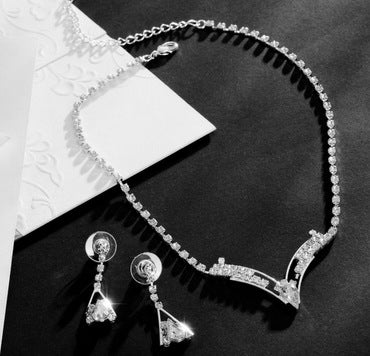 Minimalist Bridal Jewelry Set with Crystals – Elegant Necklace & Earrings for Wedding