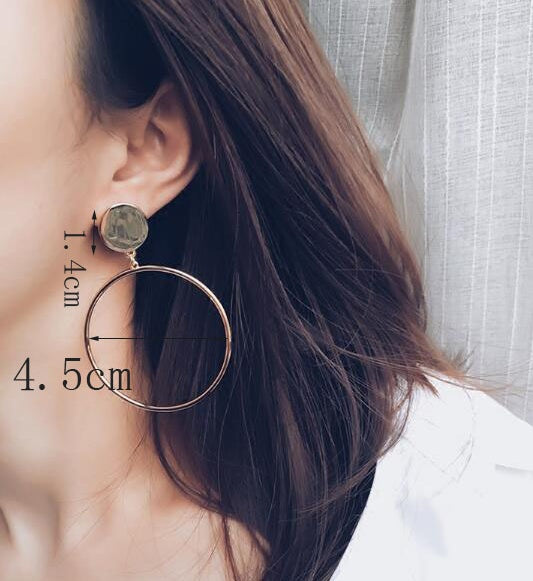Temperament Circle Earrings - Elegant Everyday Jewelry for the Modern Woman