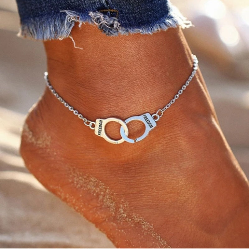 Trendy Handcuff Ankle Bracelet – Stylish Beach Anklet in a Modern Design