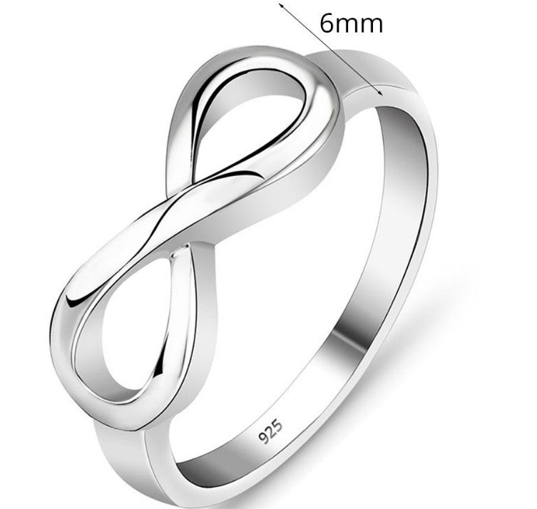 Infinity Ring Silberfarben – Eleganter Unendlichkeitsring für zeitlose Liebe