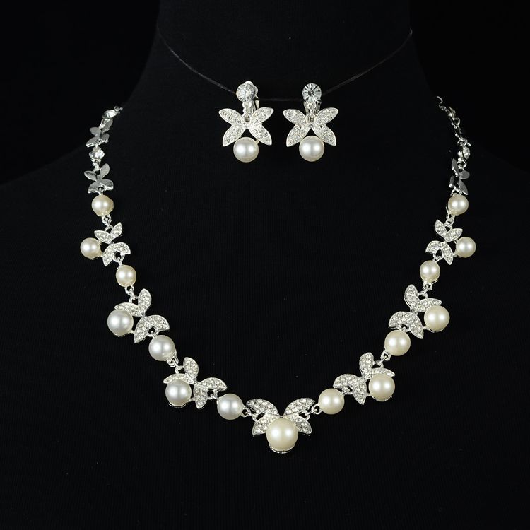 Bridal Jewelry Set with Pearls & Clover - Elegant Korean Style Necklace & Earrings