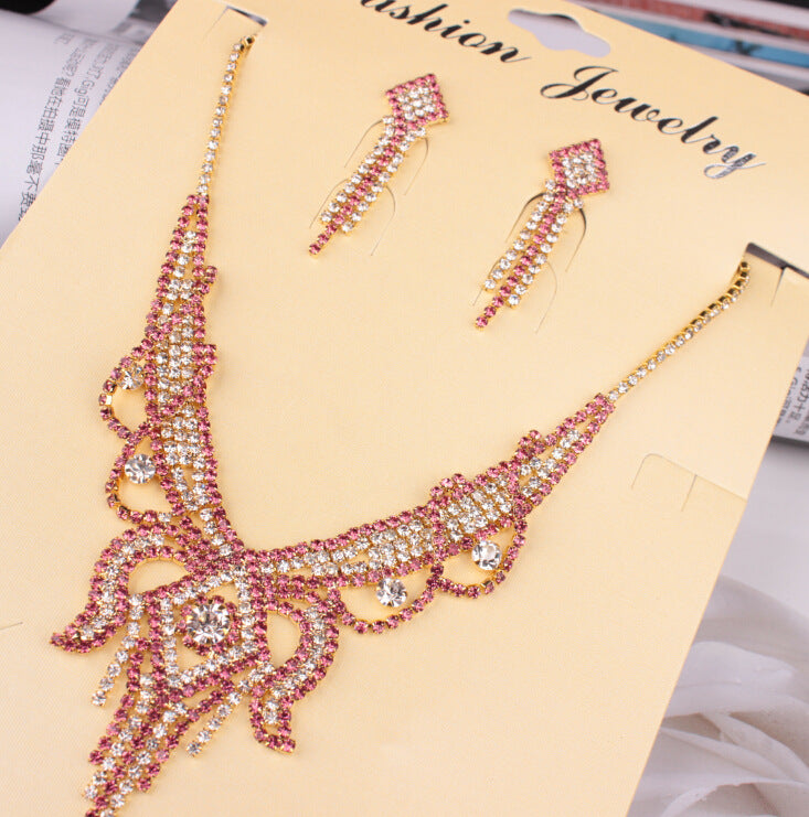 Eye-catching Butterfly Jewelry Set with Crystals – Necklace & Earrings in a Glamorous Design