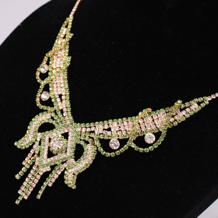 Eye-catching Butterfly Jewelry Set with Crystals – Necklace & Earrings in a Glamorous Design