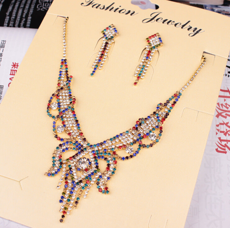 Eye-catching Butterfly Jewelry Set with Crystals – Necklace & Earrings in a Glamorous Design