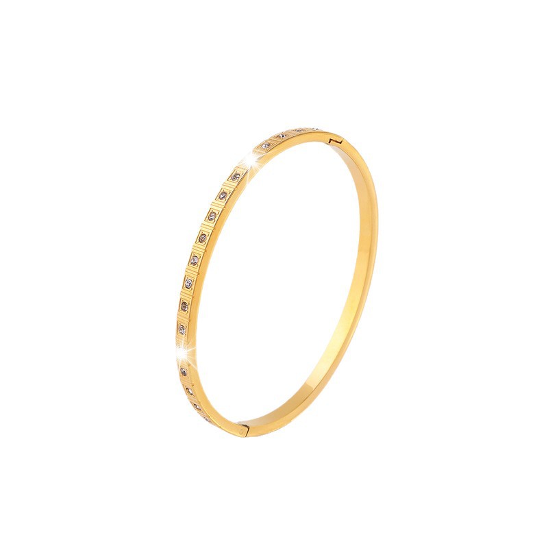 Europäisches und amerikanisches Armband aus Edelstahl mit farbechten quadratischen Diamanten